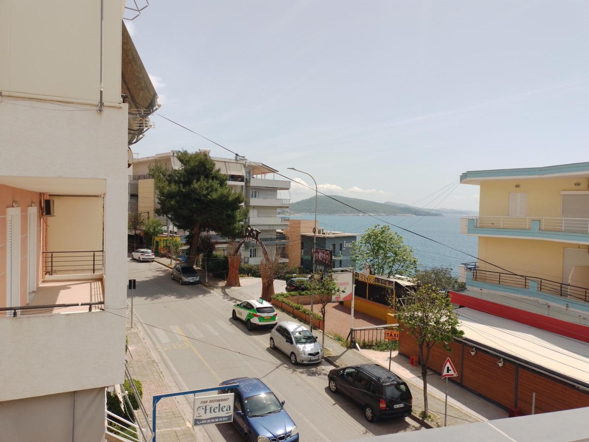 Villa Kostian Sarandë エクステリア 写真