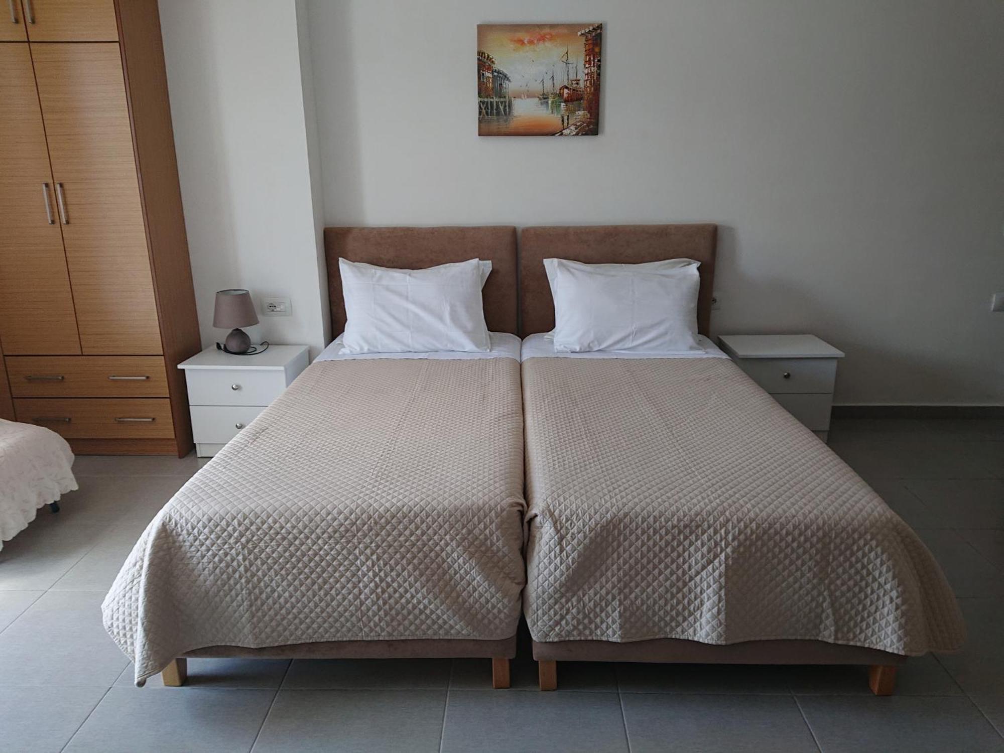 Villa Kostian Sarandë エクステリア 写真