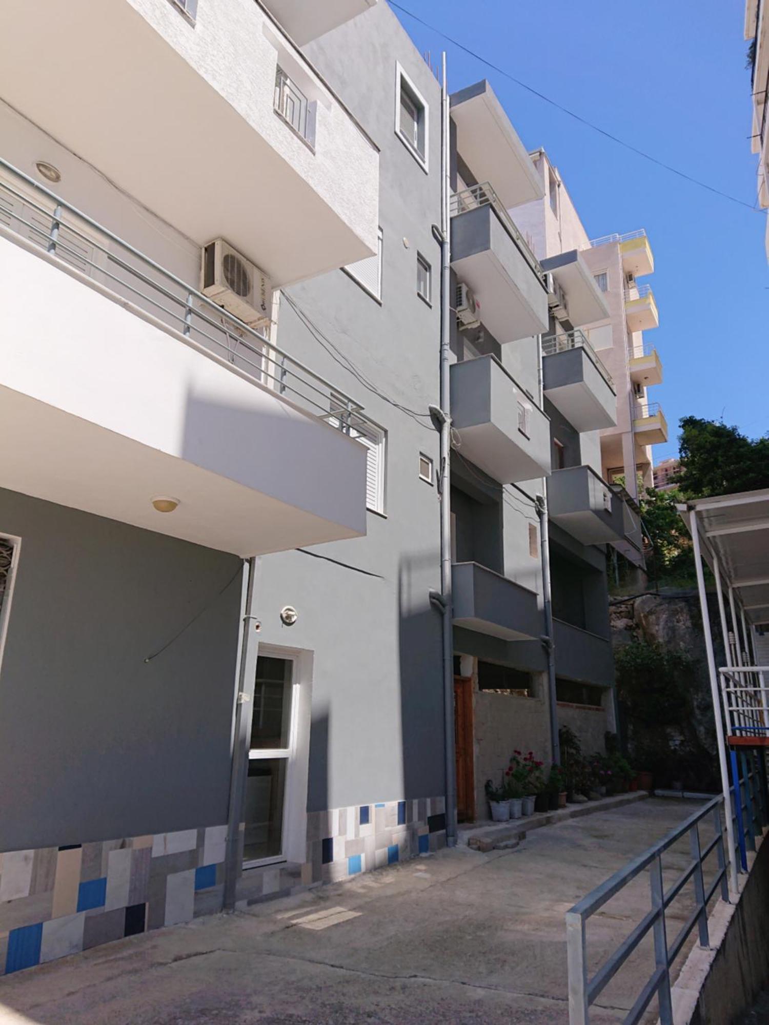 Villa Kostian Sarandë エクステリア 写真